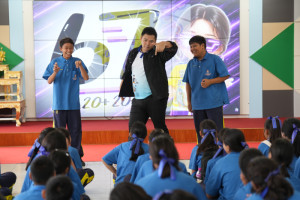 05.jpg